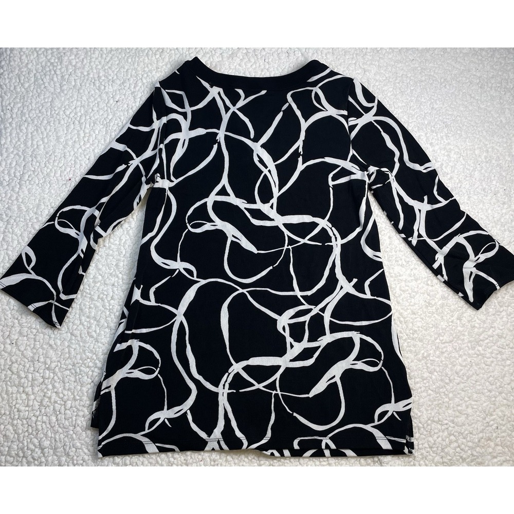 Women's Chicos New With Tags Black And White Top Travelers Split Neck Top 0 - Picture 8 of 8